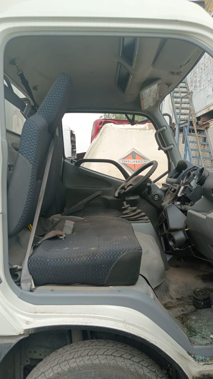 CARROCERíA FRIGORíFICA Hino CITY 515 2012  USADA  EN DESARME